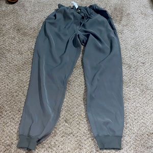 Lulu lemon joggers! Never worn!!! Excellent condition!